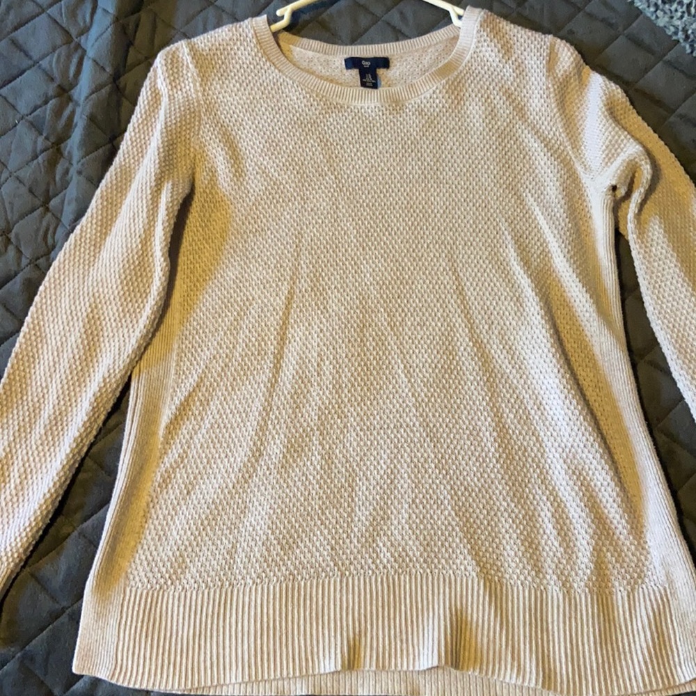Long sleeve knit top